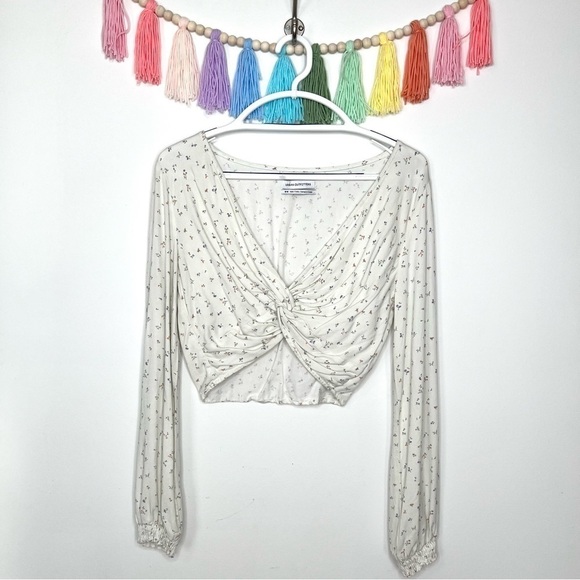 Urban Outfitters Madison Twist-Front Dainty Floral  Off White Cropped Blouse - Picture 13 of 13